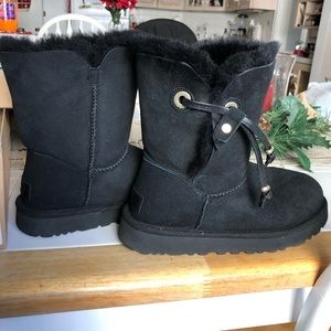 Ugg Women’s Maia boot - size 7
